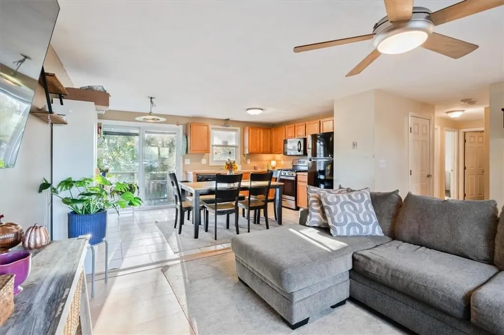 33 Samuel Court Cranston RI 02920