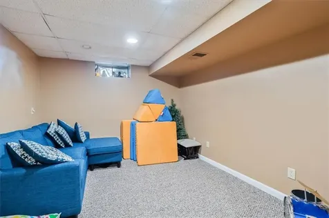 33 Samuel Court Cranston RI 02920