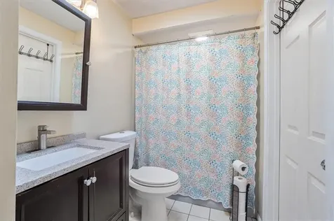 33 Samuel Court Cranston RI 02920