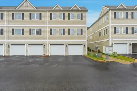 677 Metacom Avenue Bristol RI 02809