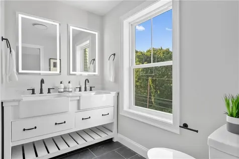 248 Point Avenue Warwick RI 02889