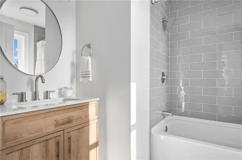 248 Point Avenue Warwick RI 02889