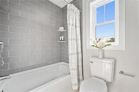 248 Point Avenue Warwick RI 02889