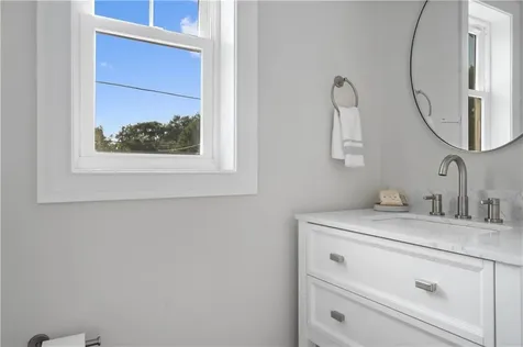 248 Point Avenue Warwick RI 02889