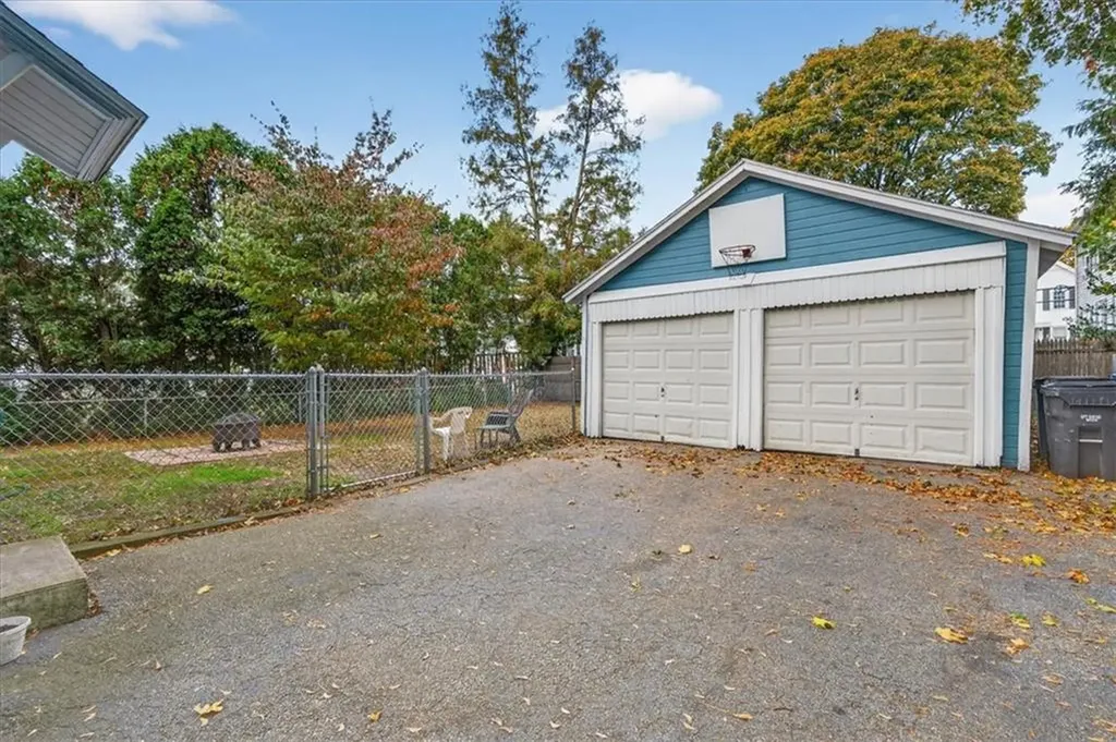 68 Slade Street Pawtucket RI 02861