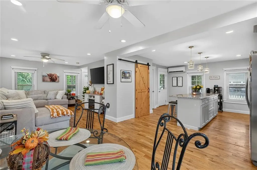 352 Church Avenue Warwick RI 02889