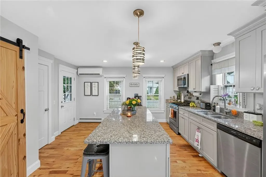 352 Church Avenue Warwick RI 02889