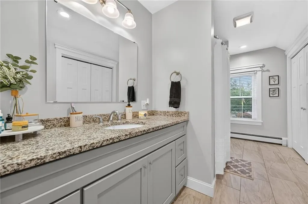 352 Church Avenue Warwick RI 02889