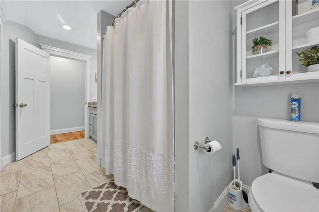 352 Church Avenue Warwick RI 02889