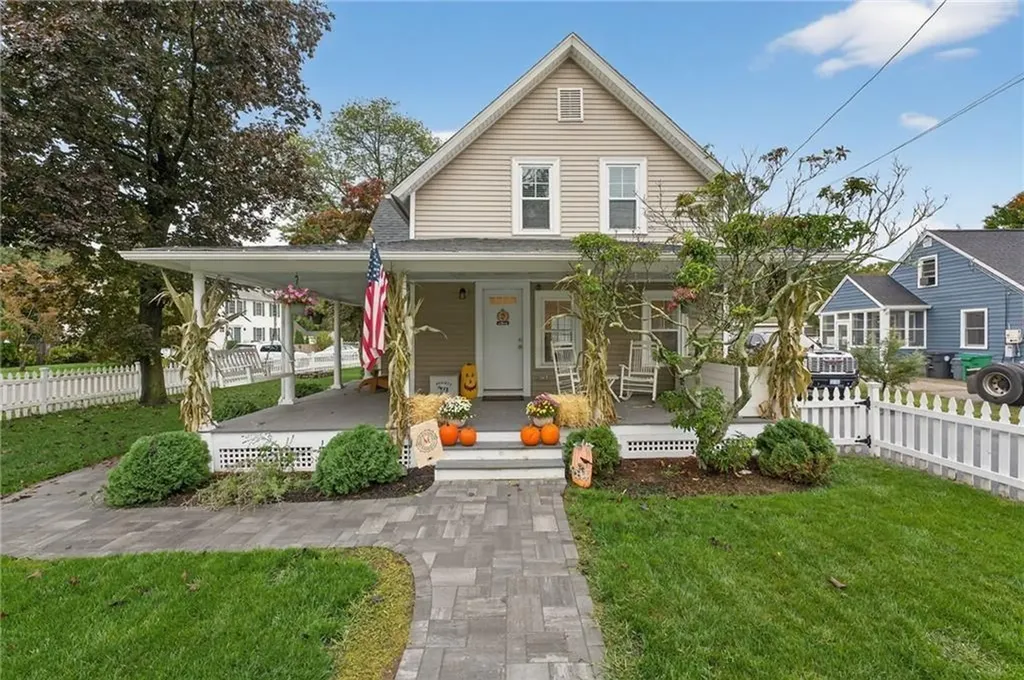 352 Church Avenue Warwick RI 02889