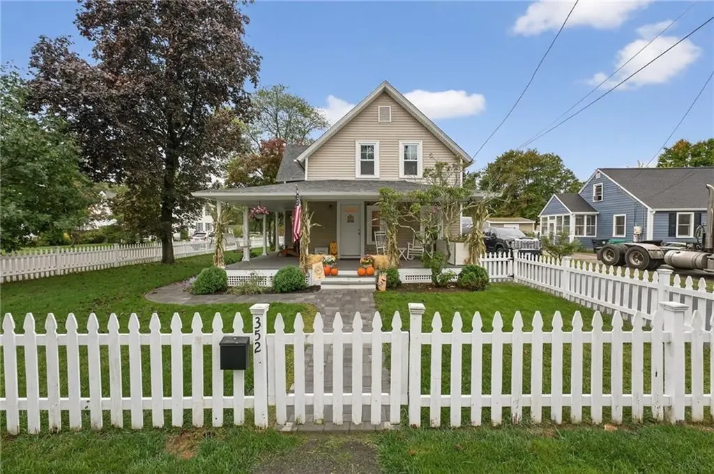 352 Church Avenue Warwick RI 02889