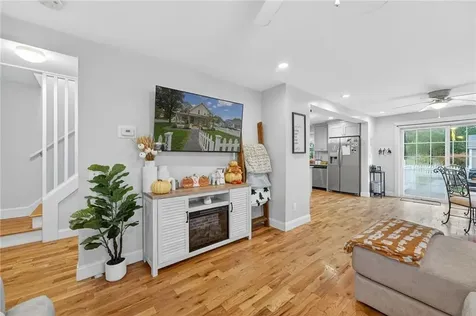 352 Church Avenue Warwick RI 02889