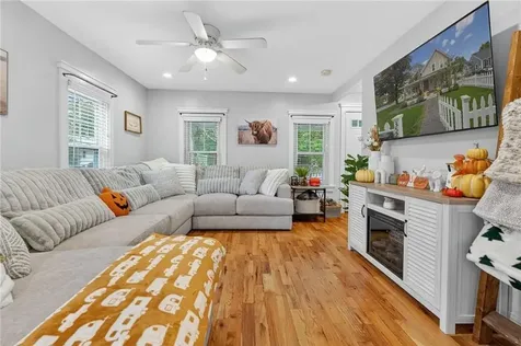 352 Church Avenue Warwick RI 02889