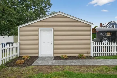 352 Church Avenue Warwick RI 02889