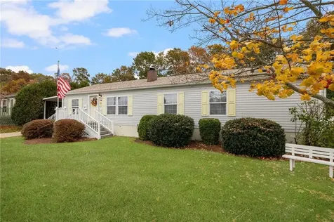 70 Robin Drive Tiverton RI 02878