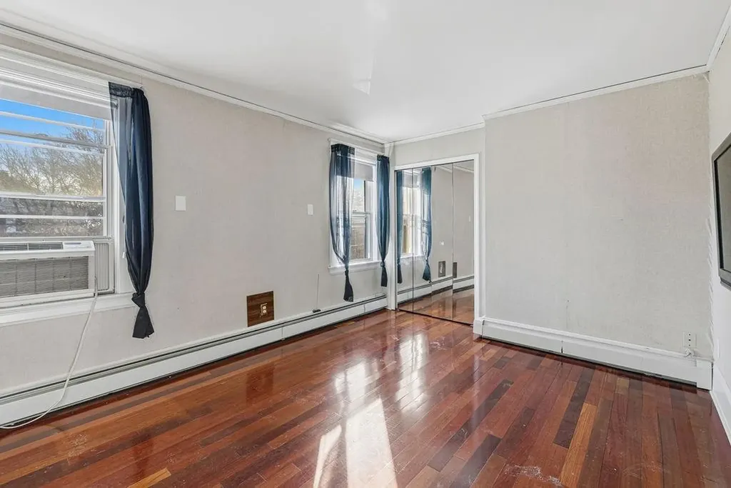 72 Hilltop Avenue Providence RI 02908