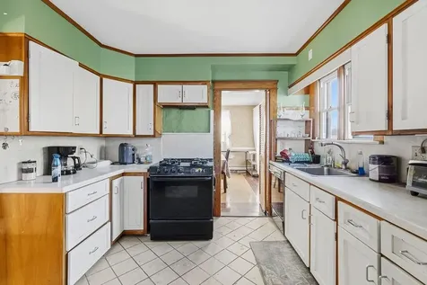 72 Hilltop Avenue Providence RI 02908