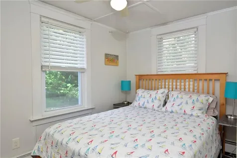 18 Lakeview Drive Narragansett RI 02882