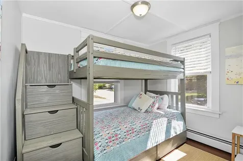 18 Lakeview Drive Narragansett RI 02882