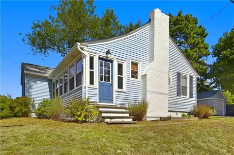 18 Lakeview Drive Narragansett RI 02882