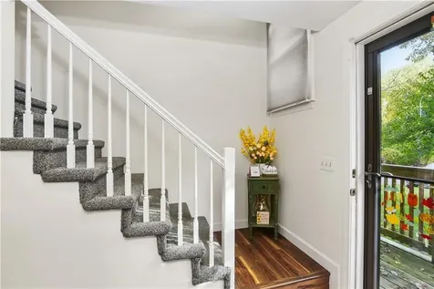 153 Fish Road Tiverton RI 02878