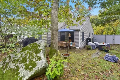 153 Fish Road Tiverton RI 02878