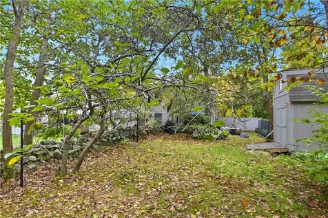 153 Fish Road Tiverton RI 02878