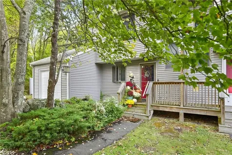 153 Fish Road Tiverton RI 02878