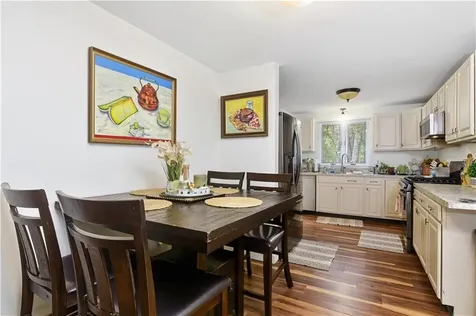 153 Fish Road Tiverton RI 02878