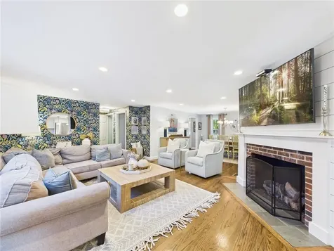 75 Bow Street East Greenwich RI 02818