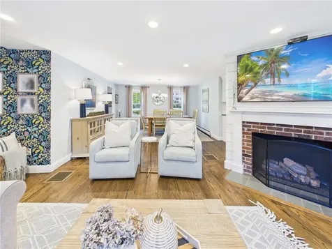 75 Bow Street East Greenwich RI 02818