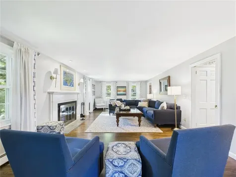 75 Bow Street East Greenwich RI 02818