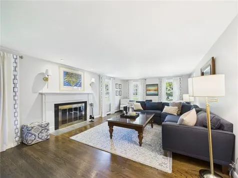 75 Bow Street East Greenwich RI 02818