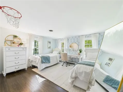 75 Bow Street East Greenwich RI 02818