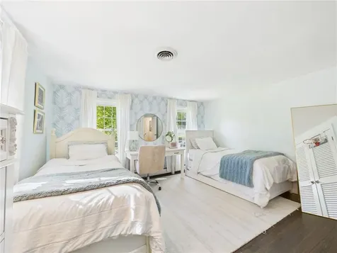 75 Bow Street East Greenwich RI 02818