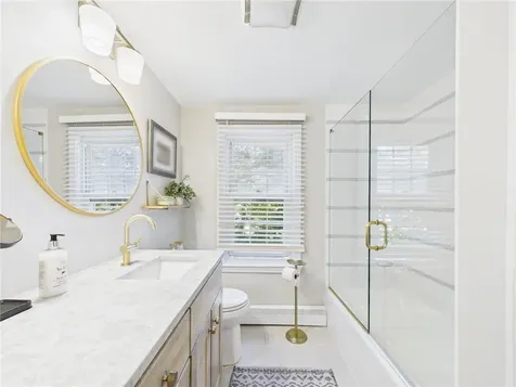 75 Bow Street East Greenwich RI 02818