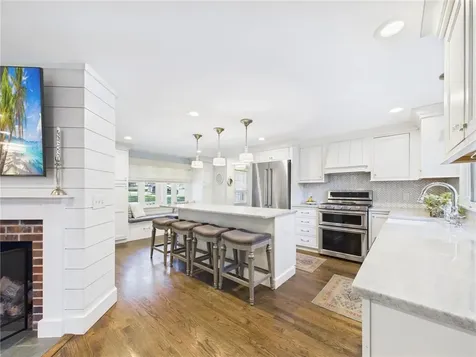 75 Bow Street East Greenwich RI 02818