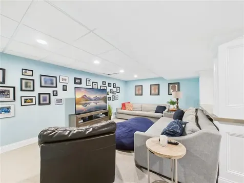 75 Bow Street East Greenwich RI 02818