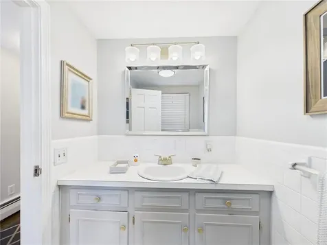 75 Bow Street East Greenwich RI 02818