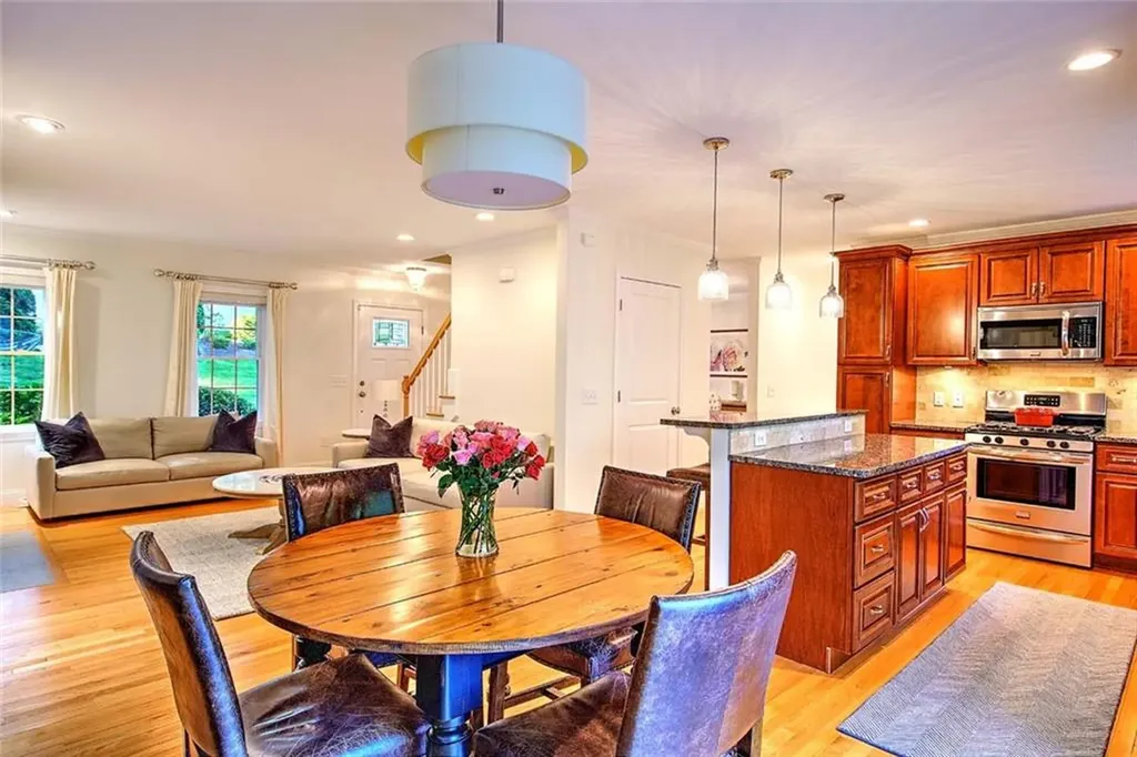 189 Cowesett Road Warwick RI 02886