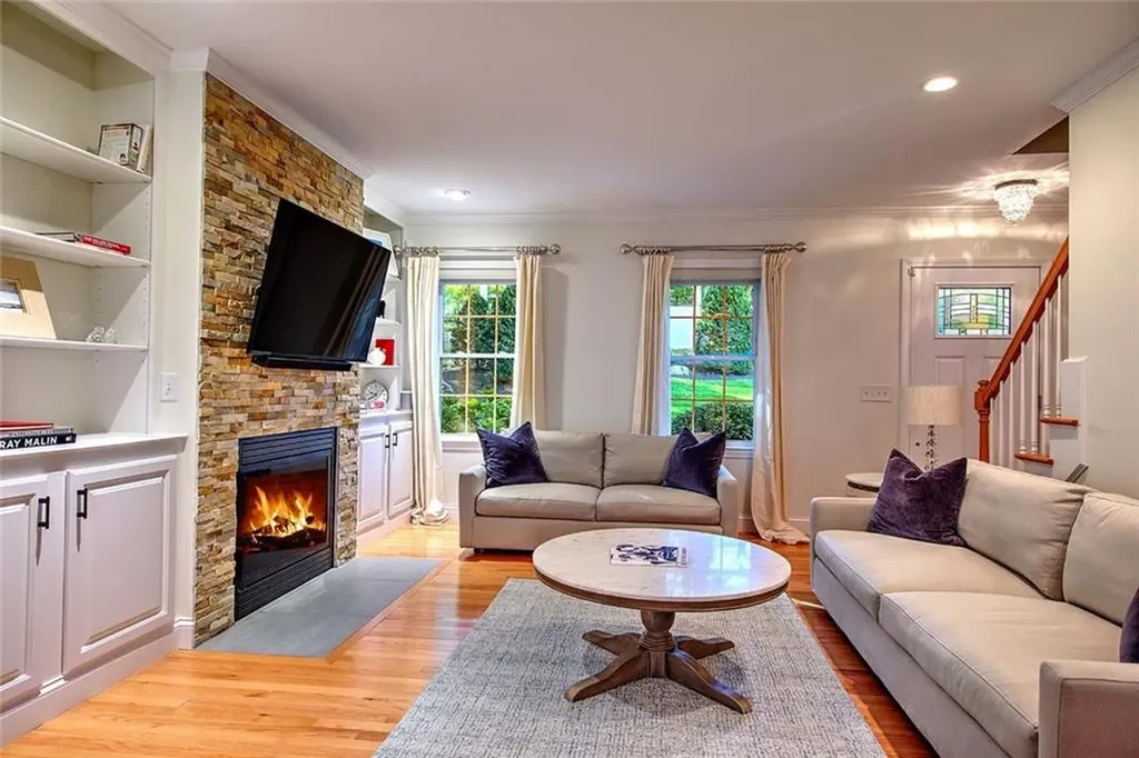 189 Cowesett Road Warwick RI 02886