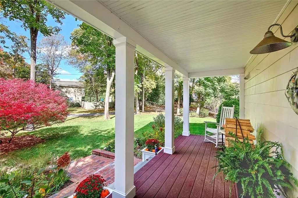 15 Lamson Road Barrington RI 02806