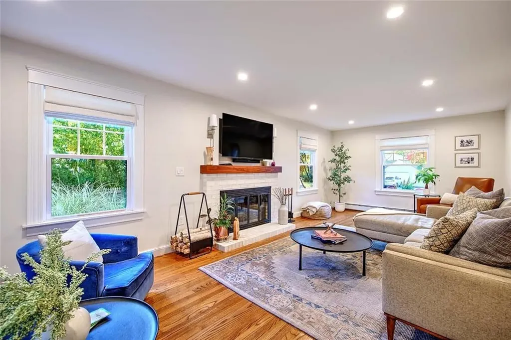 15 Lamson Road Barrington RI 02806