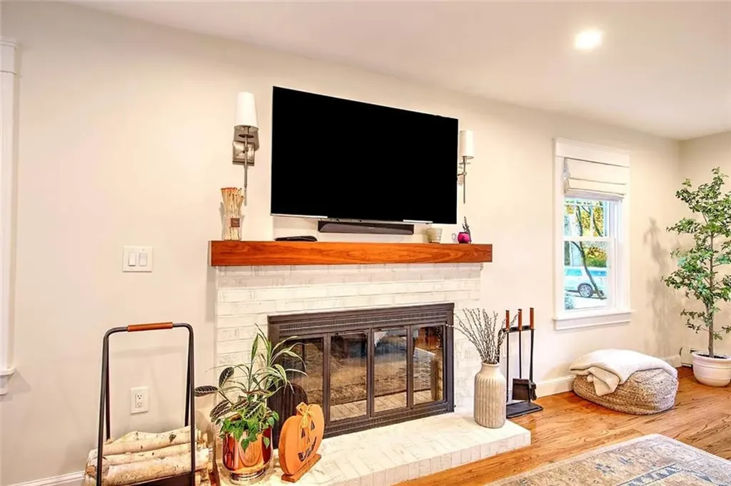 15 Lamson Road Barrington RI 02806