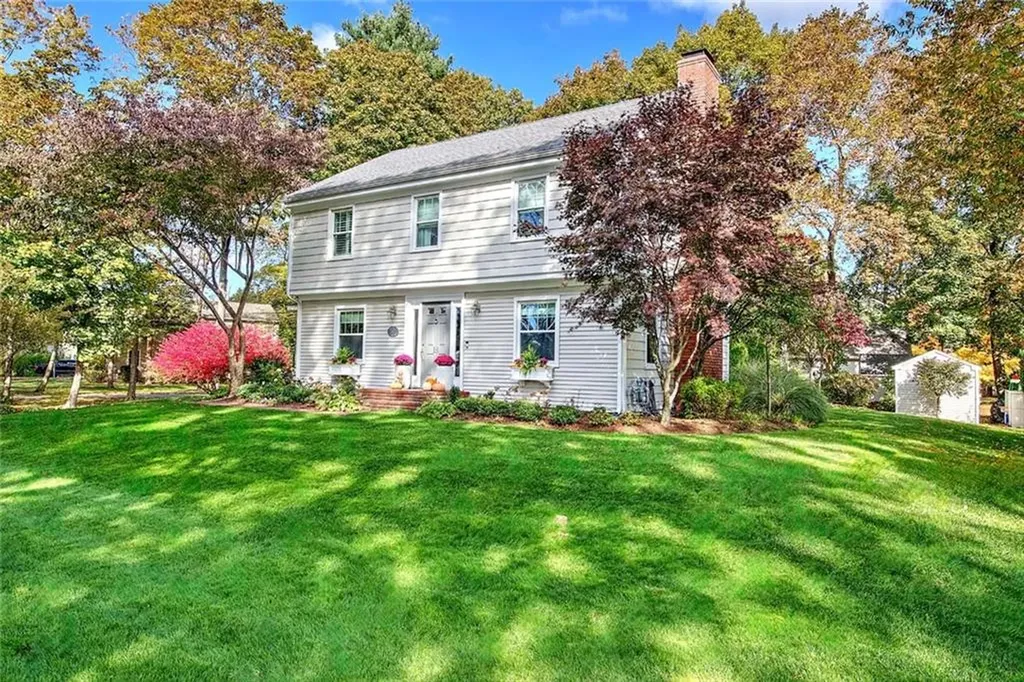 15 Lamson Road Barrington RI 02806