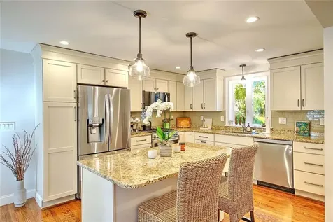 15 Lamson Road Barrington RI 02806