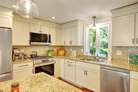 15 Lamson Road Barrington RI 02806