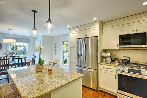 15 Lamson Road Barrington RI 02806