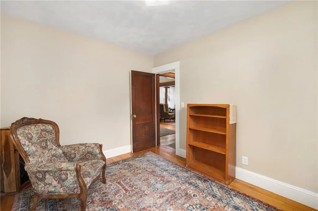 31 Longwood Avenue Warwick RI 02888