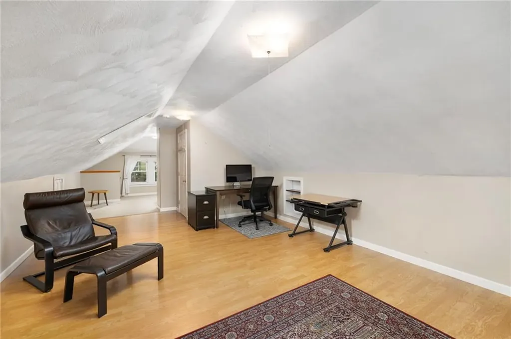 31 Longwood Avenue Warwick RI 02888